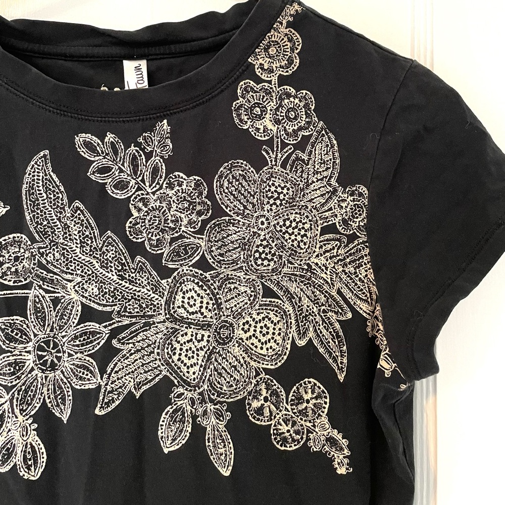 Lace Design Gentle Fawn Top